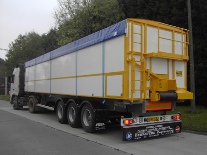 Zelfdragende onderlosser bandlosser voor zee container trailer Dewagtere Engineering